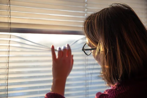 девушка с манией преследования